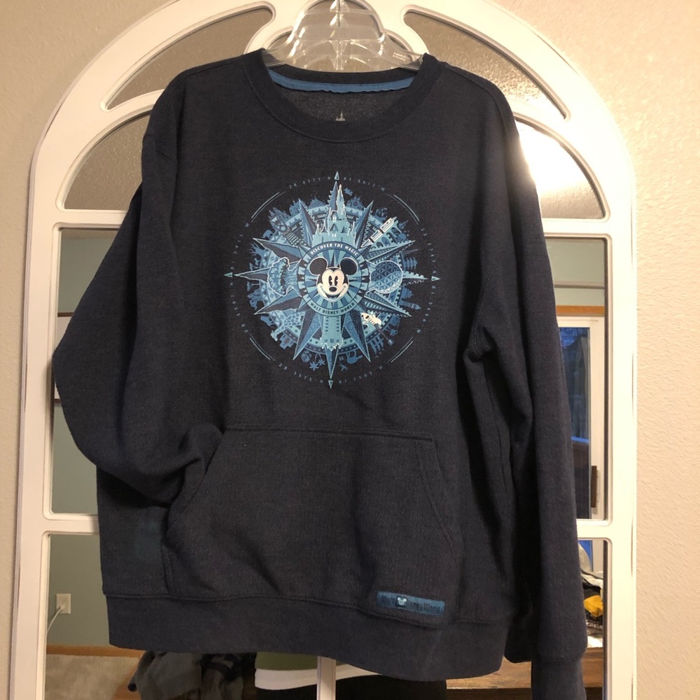 Walt Disney World Crewneck Sweatshirt with pocket